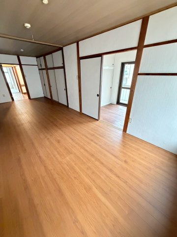 羽坂ハイツの洋室|コンパクトで使いやすい洋室です