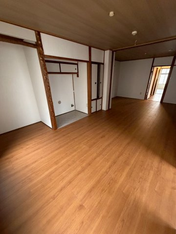 羽坂ハイツの寝室|落ち着いた色調の寝室です