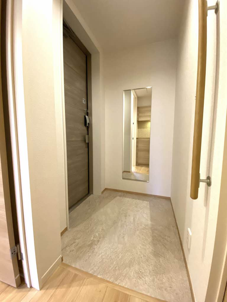 ペルル金屋町の玄関|※写真は別号室になります