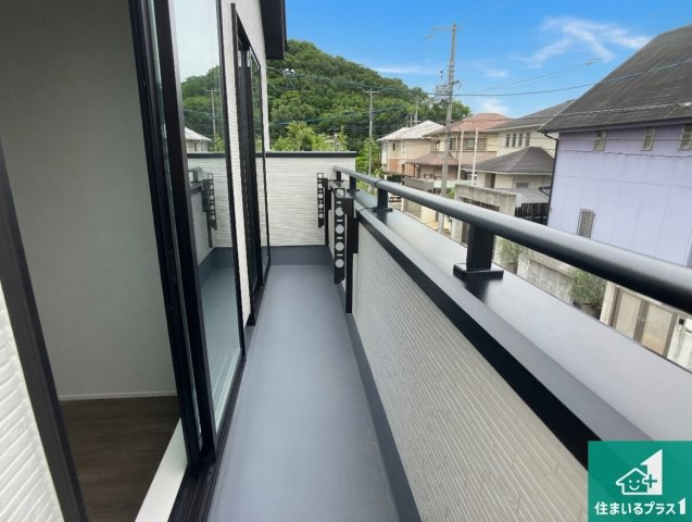 神戸市西区春日台　新築一戸建てのバルコニー|ワイドバルコニーは洗濯物を干すスペースが広いのでご家族が多くても安心！