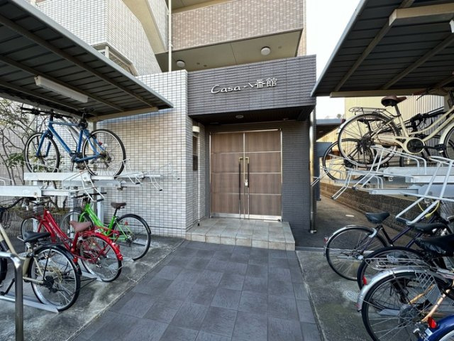 ＣＡＳＡ八番館のエントランス