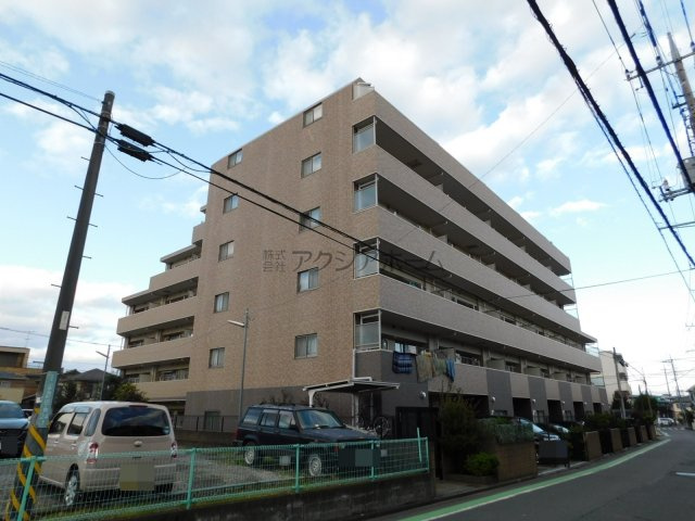 アルファスクエア小手指エコーレの外観|小手指駅徒歩8分、買物にも便利な立地のマンションです。