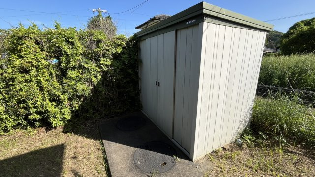宮崎県串間市高松　海に近い一戸建て　別荘にいかがでしょうか？の設備|物置もあります　トイレは浄化槽を使用しています