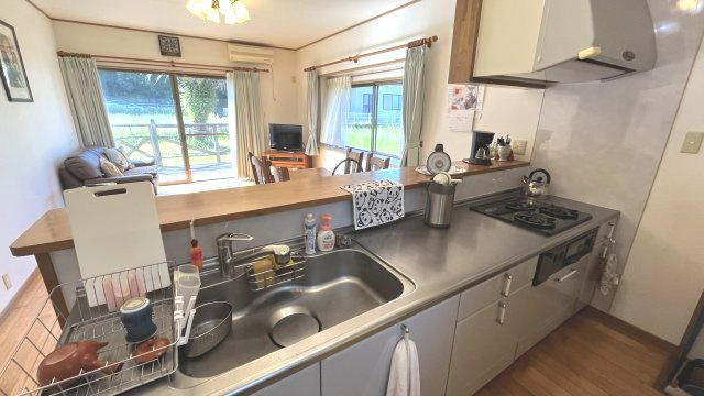 宮崎県串間市高松　海に近い一戸建て　別荘にいかがでしょうか？のキッチン|キッチンはガス仕様です
