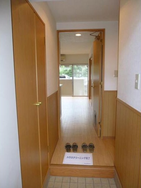 デュオ・ルミエールの玄関