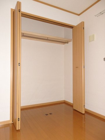クレアシィオンＢの収納|大きなものも収納できそうです