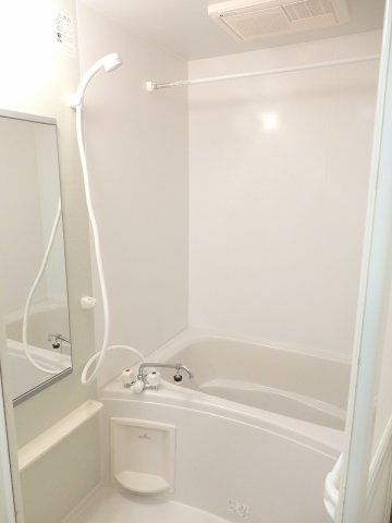 クレアシィオンＢの浴室|きれいなお風呂です