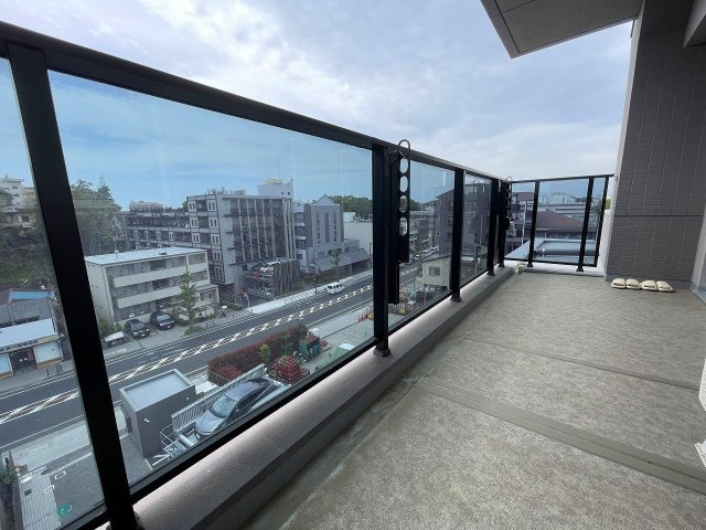 【バルコニー】 | ◇◆パレステージ藤沢Ⅱ◆◇ | ガラス手摺が景色を遮らずより開放的な空間を演出♪