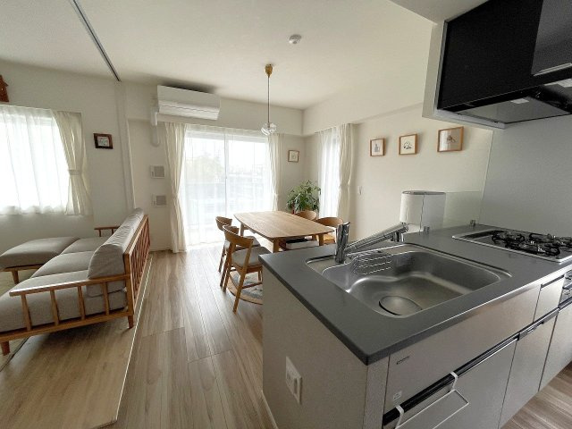 【居間・リビング】 | ◇◆パレステージ藤沢Ⅱ◆◇ | 南西・北西角部屋、最上階につき陽射したっぷりなLDK！
