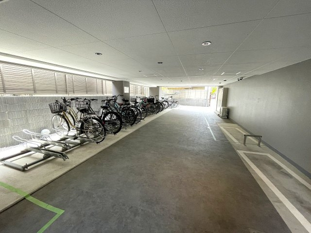 【その他共用部分】 | ◇◆パレステージ藤沢Ⅱ◆◇ | 雨が降っても安心の屋根付き自転車置き場！
