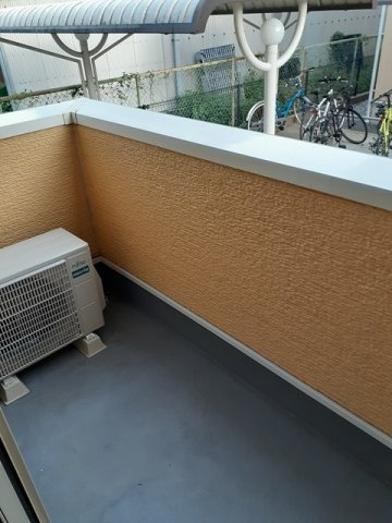 外からの目が気にならないバルコニーで洗濯物が干せます