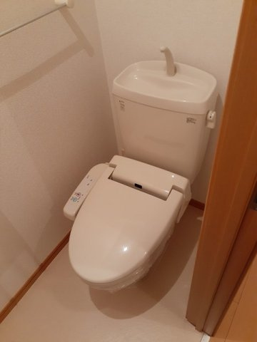 清潔感のあるトイレです