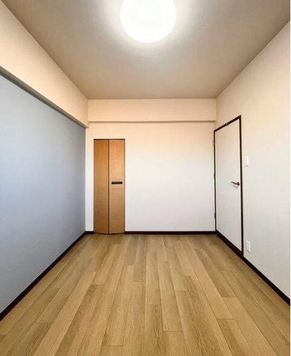 アーバンシティ中石田　沼津市大岡の洋室