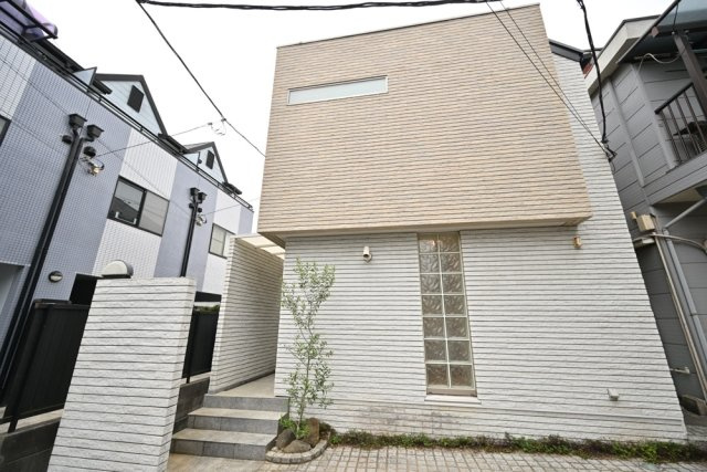 新宿７丁目戸建て