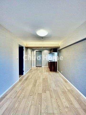 日暮里ダイヤモンドマンションのエントランス|【エントランス】マンションのエントランスは、その物件の印象を決める、顔とも言える場所です。毎日通る場所ですからきれいなのが一番です。エントランス内はオートロックですので暮らしの安全も確保されています。