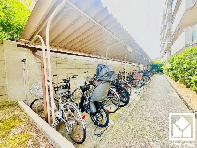ルネ墨染２番館の駐輪場