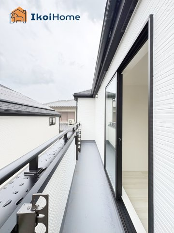 神戸市西区春日台8丁目　全2棟2号棟　新築戸建のバルコニー|【ホームページに現地動画掲載中】●年中無休：当日予約可●バルコニーには屋根はございません！