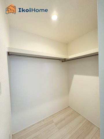 神戸市西区春日台8丁目　全2棟2号棟　新築戸建の収納|【ホームページに現地動画掲載中】●年中無休：当日予約可●たくさんの洋服が収納できるWICあり！