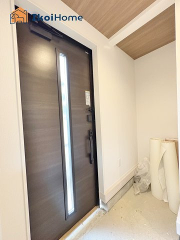 神戸市西区春日台8丁目　全2棟2号棟　新築戸建のその他|【ホームページに現地動画掲載中】●年中無休：当日予約可●採光の取れる玄関ドアです