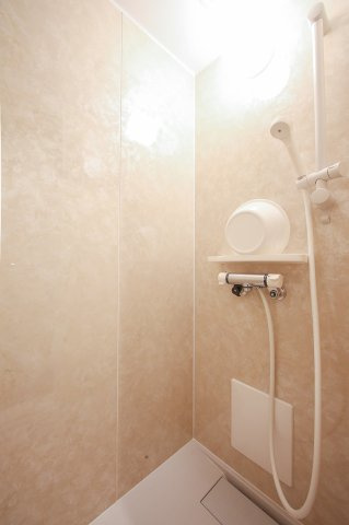 シャワールームも別に完備されているのは、嬉しいですね。
