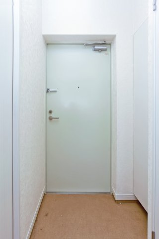 サヴォイソリディティ　9階の玄関|現状優先。