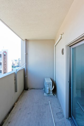 サヴォイソリディティ　9階のバルコニー|別号室のものになります。現状優先。