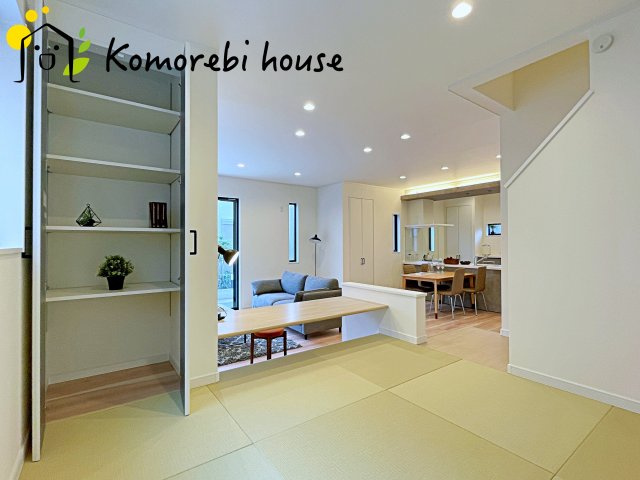 大宮南中野　新築一戸建て　Aの居間・リビング|おしゃれな居間です