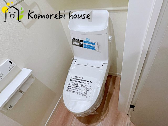 大宮南中野　新築一戸建て　Aのトイレ|ゆったりとした空間のトイレです