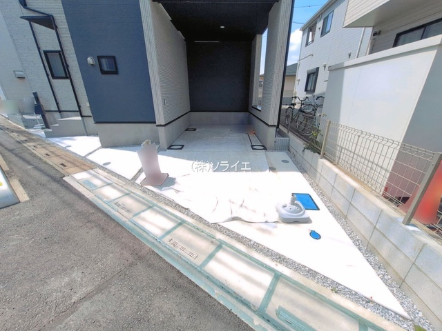 川越市南大塚2丁目全2棟　新築戸建の前面道路含む現地写真