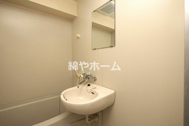 プレサンス難波WESTの洗面所|コンパクトで使いやすい洗面所