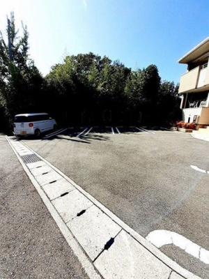 【駐車場】 | ヴィーヴルⅡ | 駐車場です
