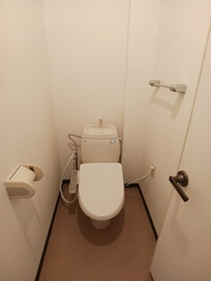 【トイレ】 | ＭＡＮＳＩＯＮ　ＬＯＴＵＳ | 清潔感のあるトイレです