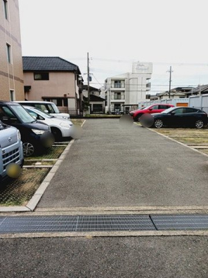 【駐車場】 | ファイン・スクエアー | 駐車場完備です