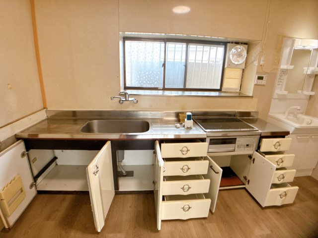 前田町貸家の収納