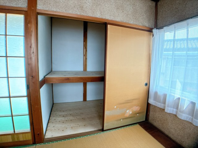 前田町貸家の収納