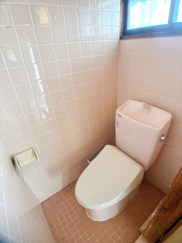 前田町貸家のトイレ