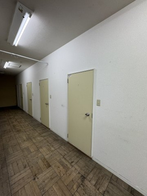 【エントランス】 | 平出氏トランクルーム(栄町)