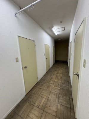 【エントランス】 | 平出氏トランクルーム(栄町)