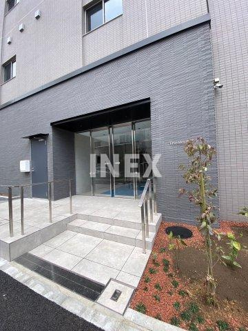 横浜市南区新川町５丁目の賃貸マンションのエントランス