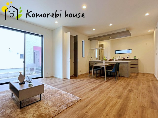 大宮南中野　新築一戸建て　Bの居間・リビング|使いやすい居間です