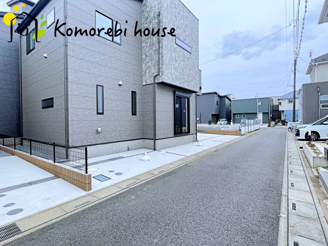 大宮南中野　新築一戸建て　Bの前面道路含む現地写真|前面道路含む現地写真です