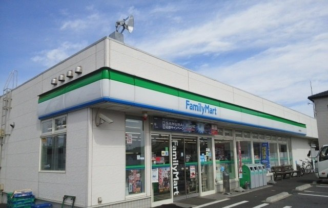サンリット・Ｍの周辺|ファミリーマートまで750m