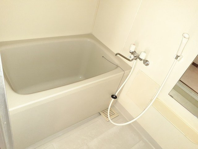 エアポートマルタⅡの浴室|コンパクトで使いやすいお風呂です