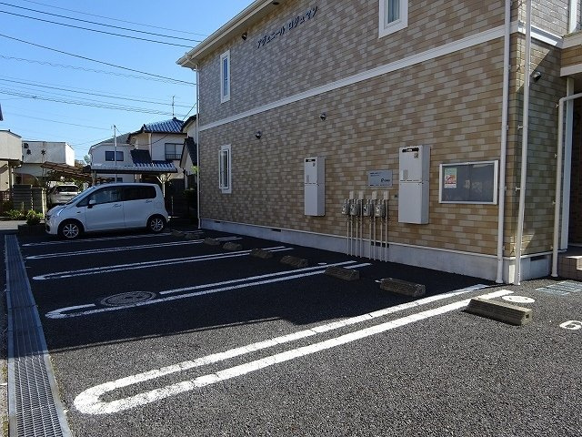 アヴェニール　ロジュマンの駐車場|カースペースがあります