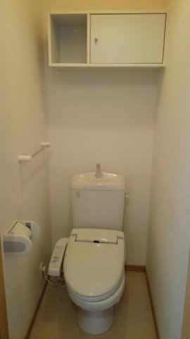 パツィエンテ　カプリコルノ　Ⅰのトイレ|落ち着いた色調のトイレです