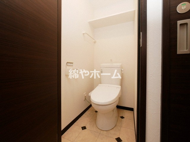 グランパシフィック難波南Ⅱのトイレ|落ち着いた色調のトイレです