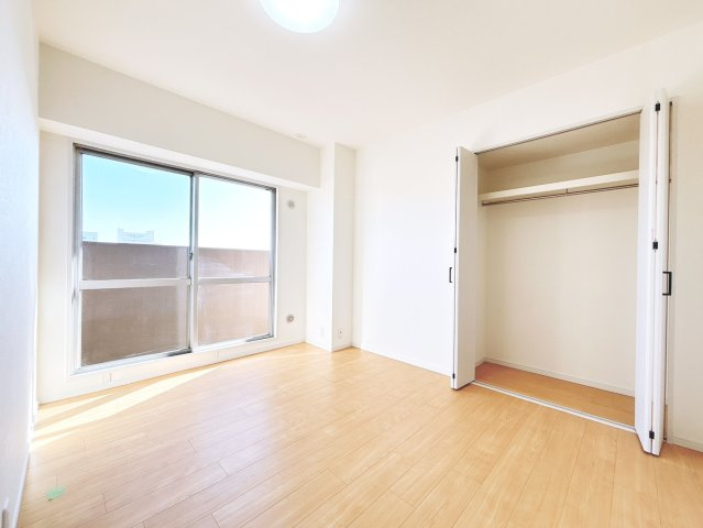 コープ野村稲西のその他|東側6帖洋室
