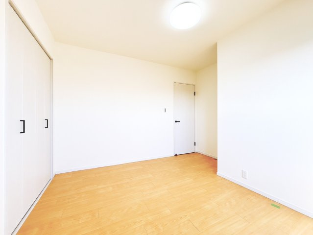 コープ野村稲西の洋室|東側6帖洋室別角度
