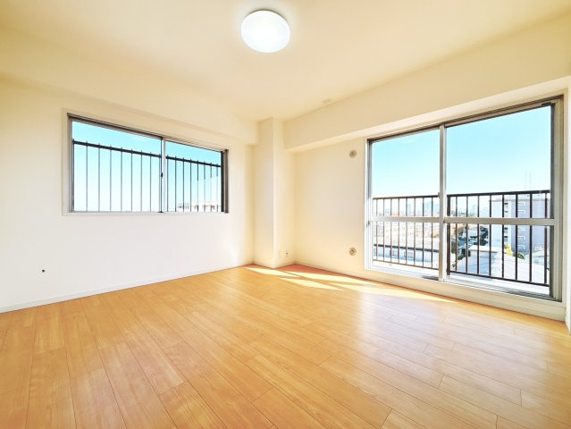 コープ野村稲西の洋室|北側7.5帖洋室