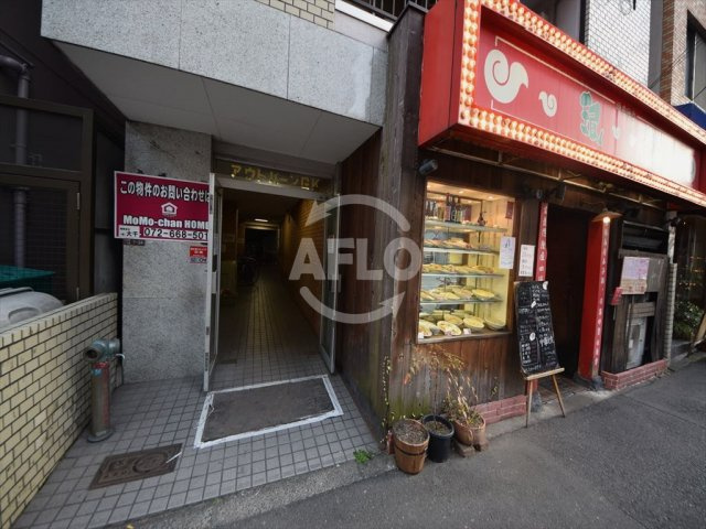 アウトバーンGKのエントランス|アウトバーンGK　エントランス